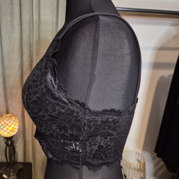 Elegant Black Lace Bralette - Picture 3 of 6
